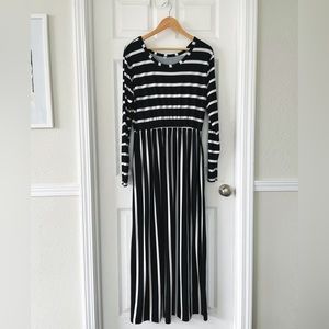 Women’s Black & White Stripe Long Sleeve Empire Waist Pocket Maxi Dress Size 2XL